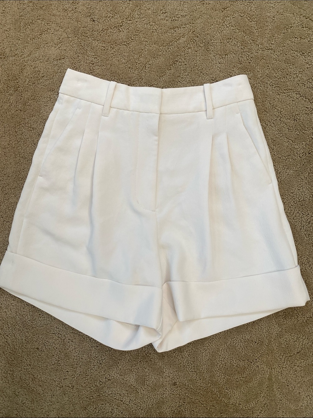 Wilfred Cream Pleated Cuffed Shorts